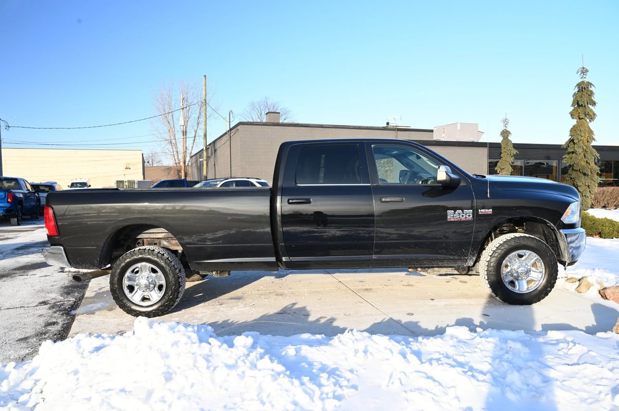 Used 2018 RAM 2500 Tradesman w/ Chrome Appearance Group image 4
