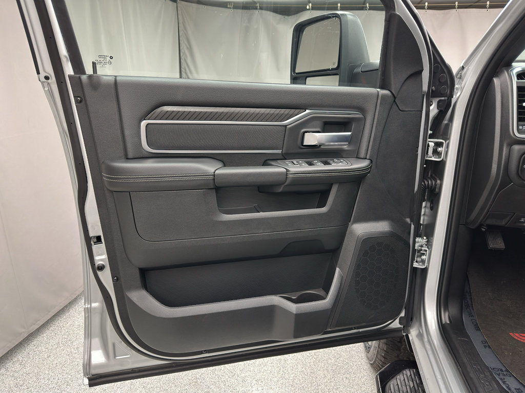 New 2026 RAM 2500 Big Horn AWD/4WD image 3