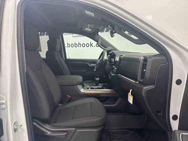 New 2026 Chevrolet Silverado 1500 RST w/ Dark Appearance Package AWD/4WD image 34