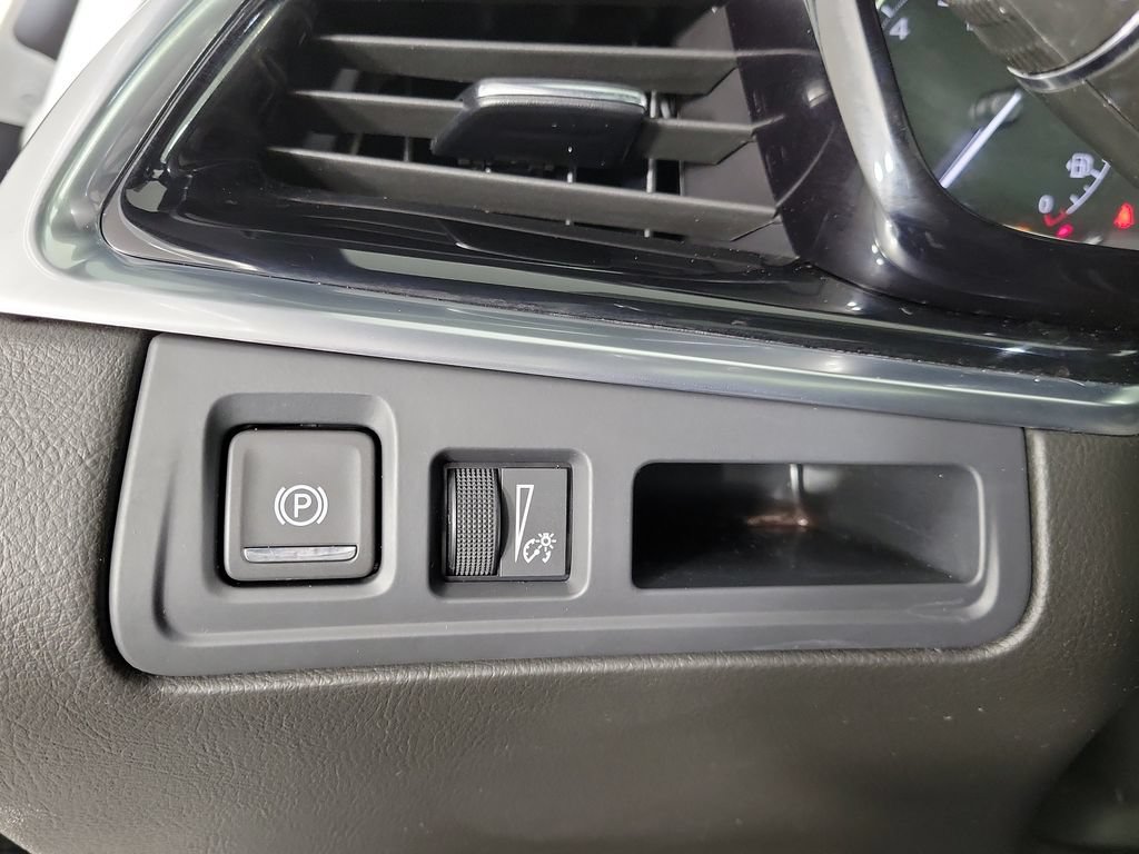 Certified 2024 Cadillac XT6 Premium Luxury w/ LPO, Floor Liner Package AWD/4WD image 34