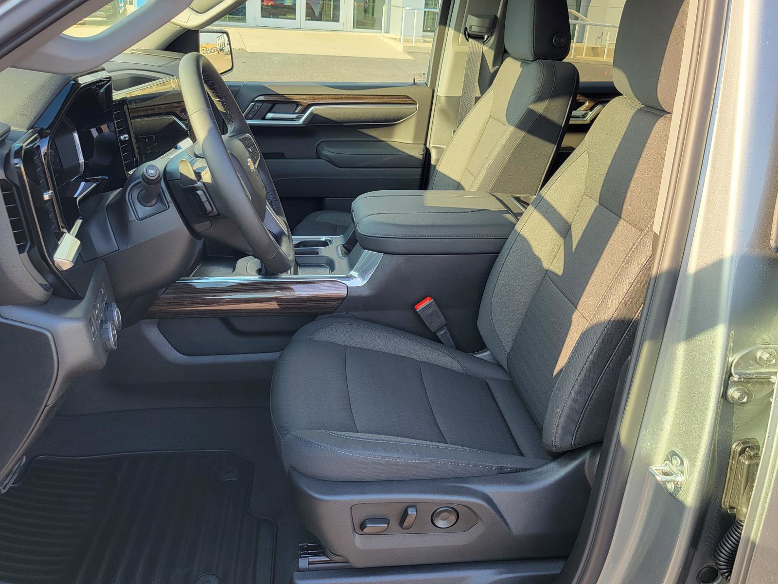 New 2026 Chevrolet Silverado 1500 LT image 14