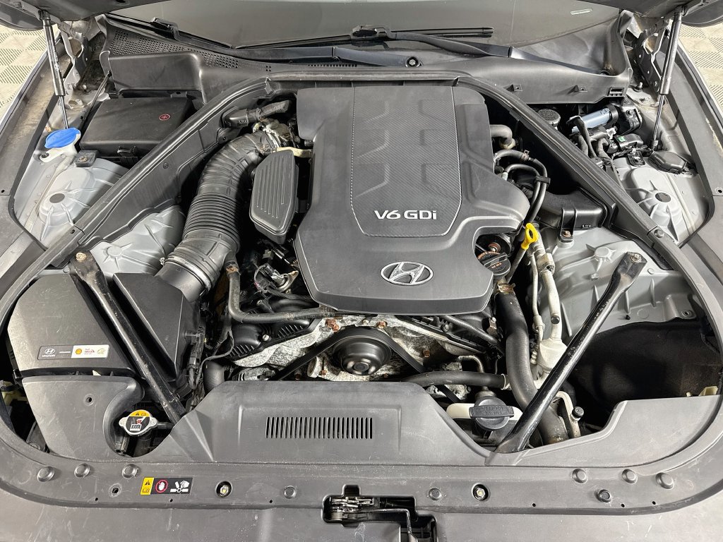 Used 2016 Hyundai Genesis 3.8 AWD/4WD image 38
