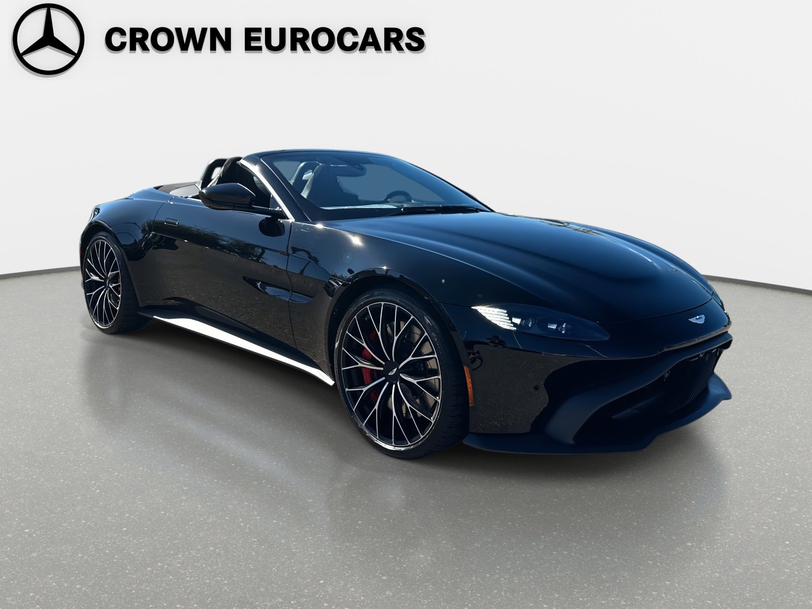 Used 2023 Aston Martin V8 Vantage Roadster image 6