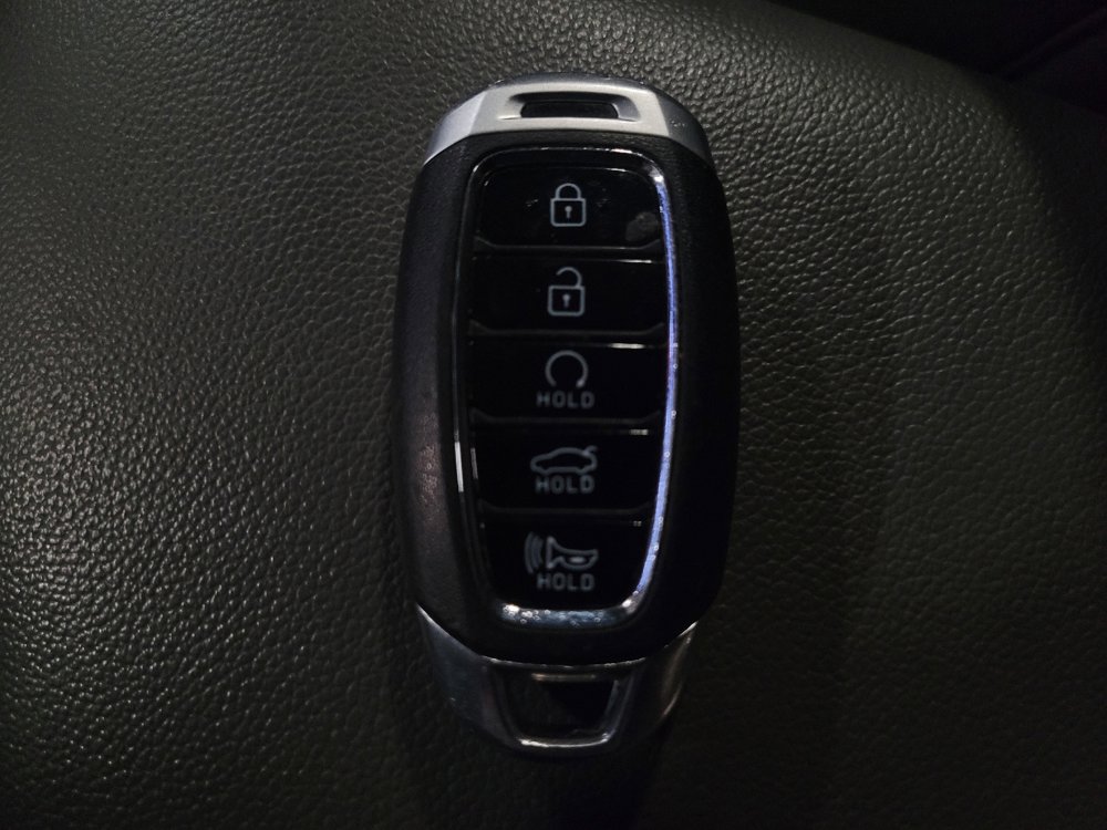 Used 2023 Hyundai Elantra SEL image 32