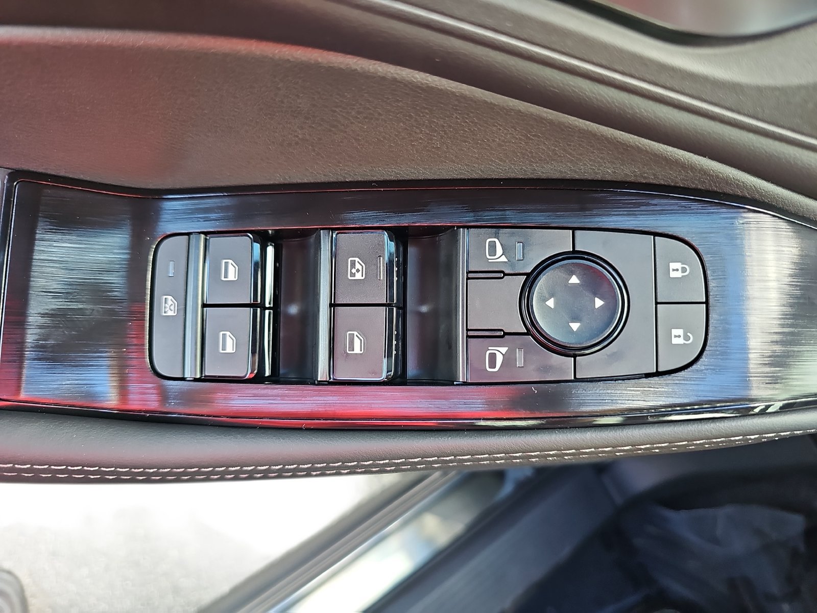 New 2027 Nissan Rogue Dark Armor FWD image 27