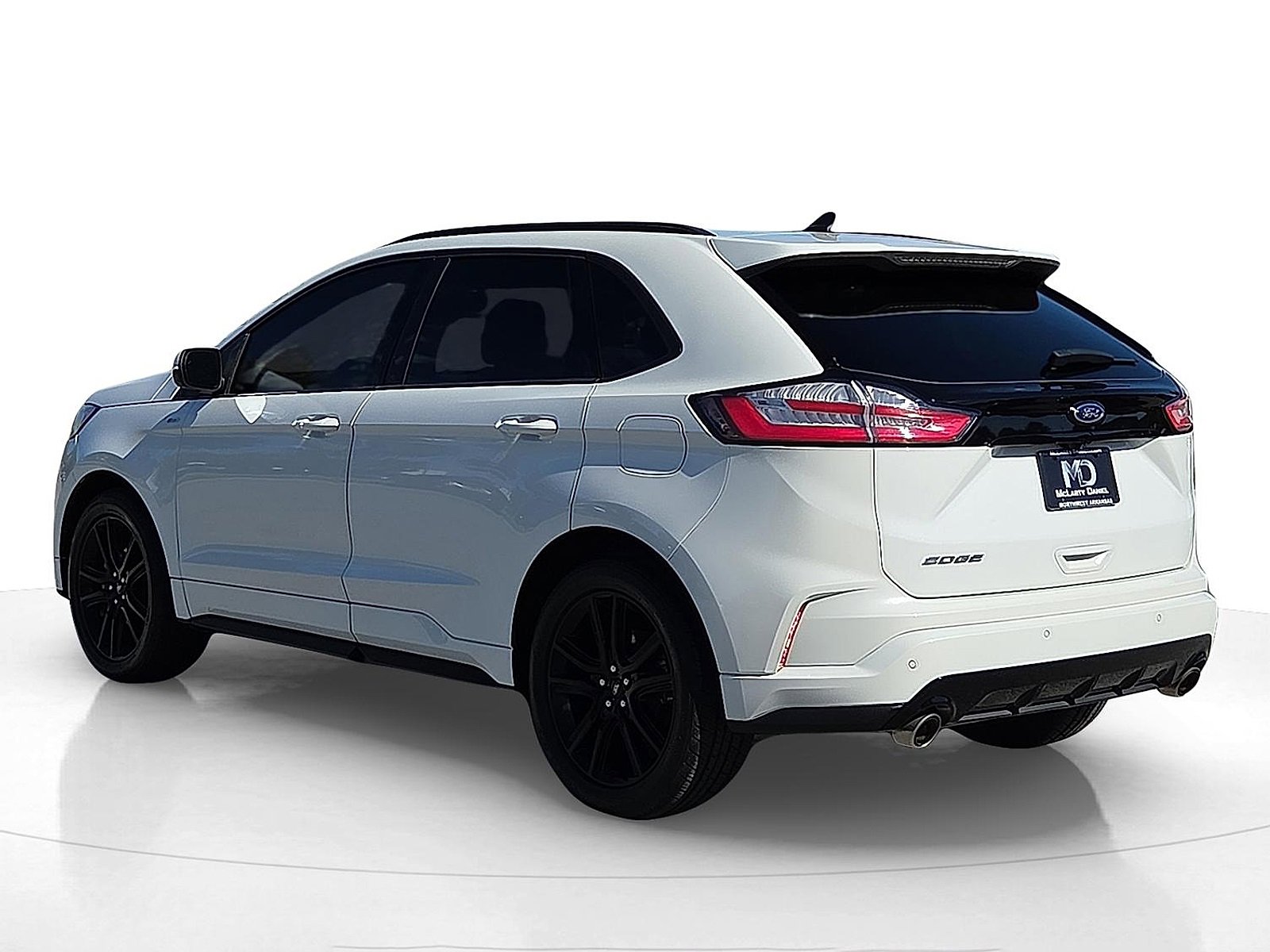 Used 2020 Ford Edge ST-Line w/ Cold Weather Package image 4