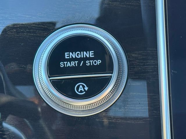 Used 2024 Mercedes-Benz GLC 300 4MATIC image 29