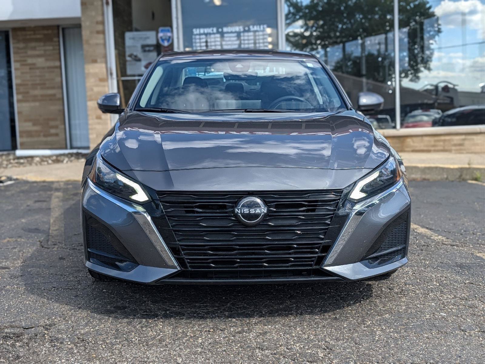 Used 2024 Nissan Altima 2.5 SL AWD/4WD image 4