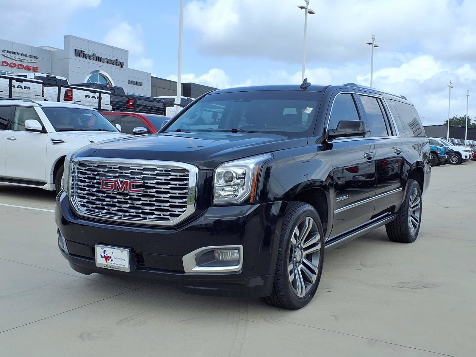 Used 2018 GMC Yukon XL Denali w/ Denali Ultimate Package RWD image 3