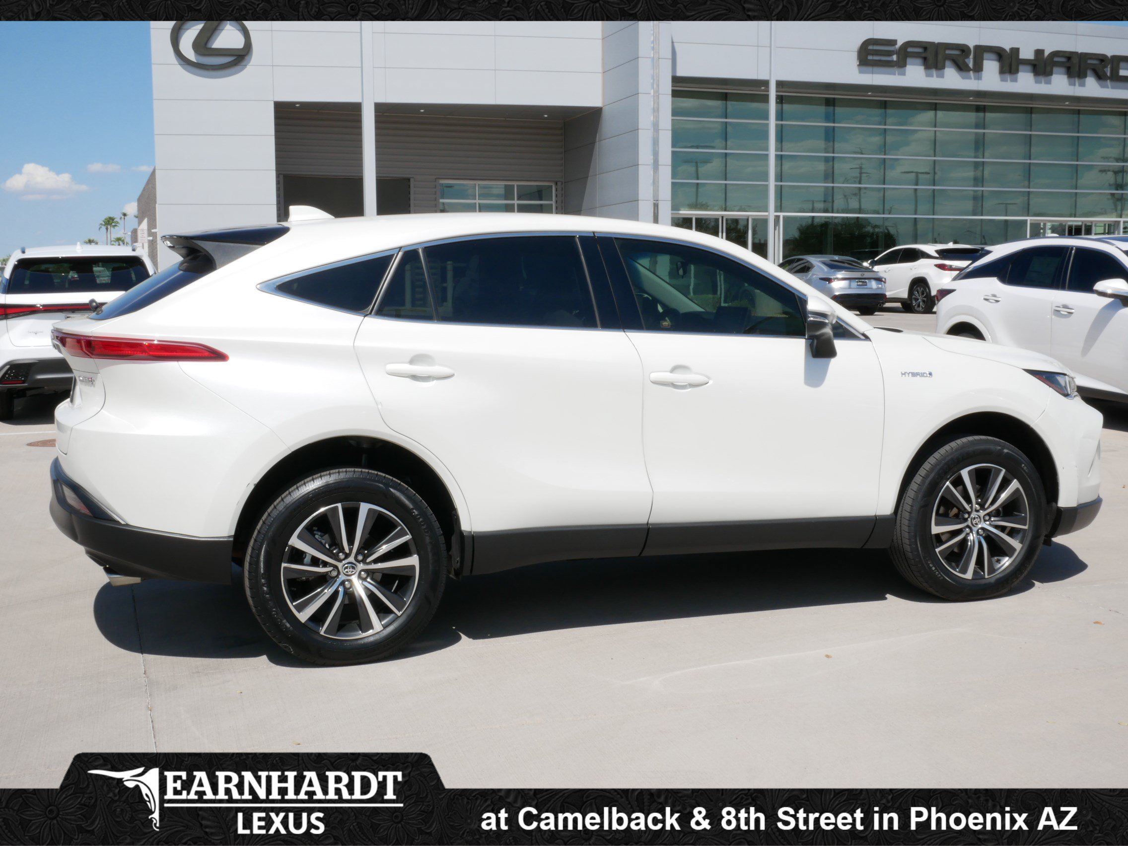 Used 2021 Toyota Venza LE w/ Carpet Mat Package (TMS) AWD/4WD image 9