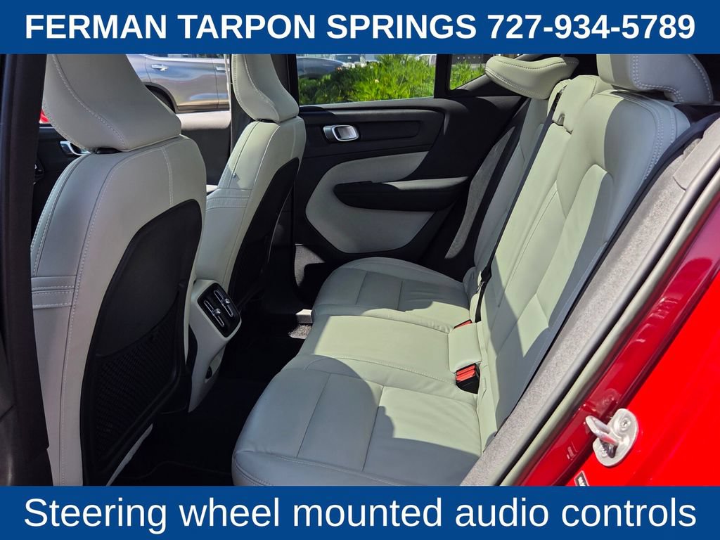 Certified 2023 Volvo XC40 B5 Plus AWD/4WD image 15