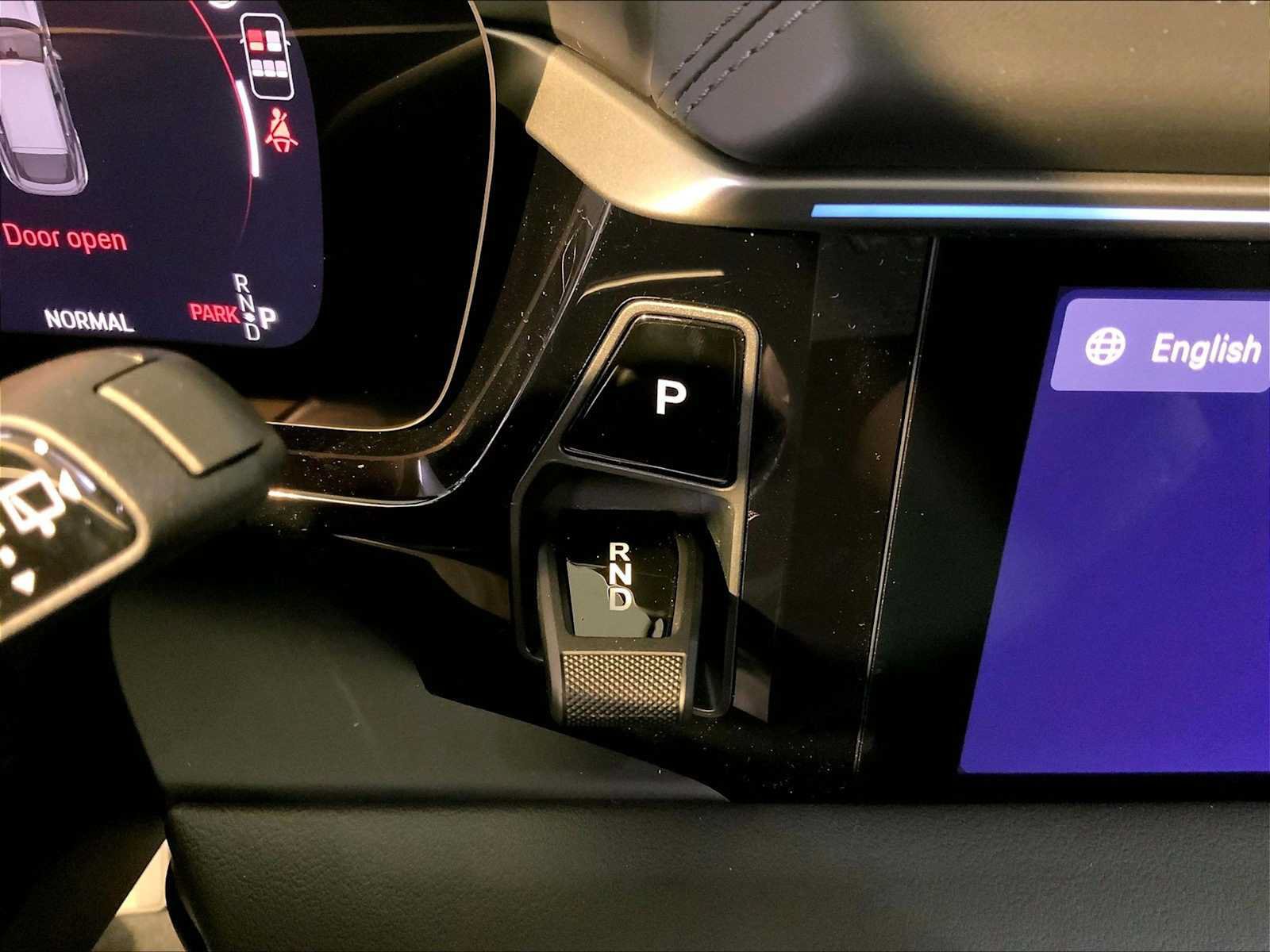 New 2026 Porsche Macan 4 Electric AWD/4WD image 17