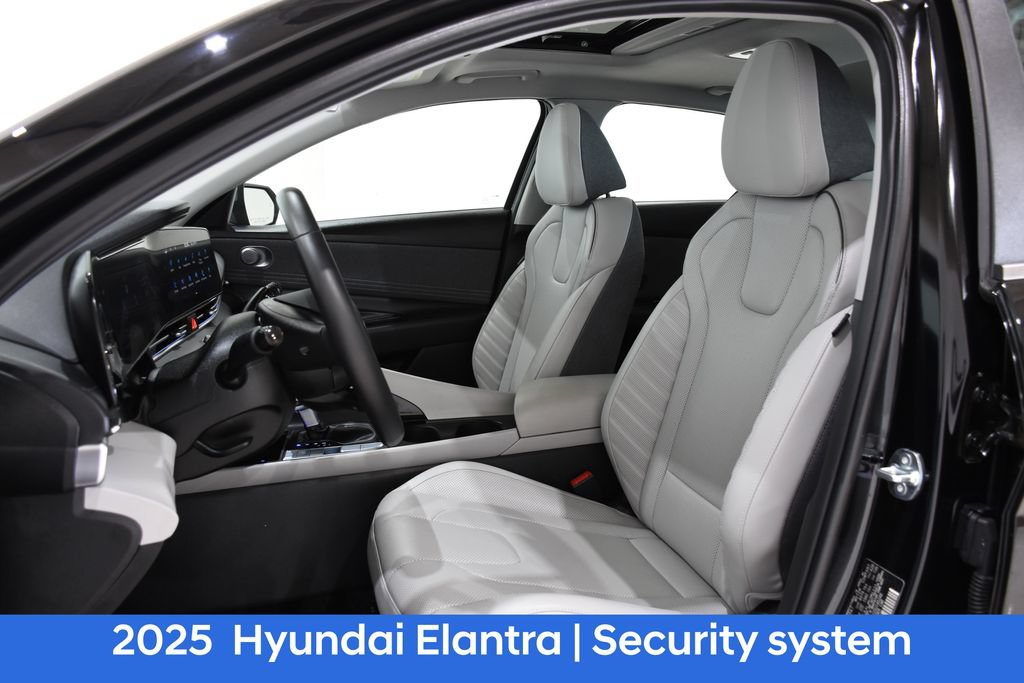 Used 2025 Hyundai Elantra Limited FWD image 22