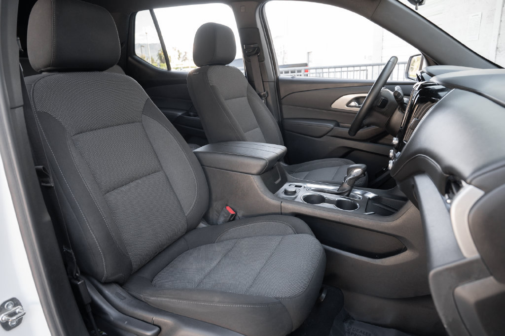 Used 2023 Chevrolet Traverse LT FWD image 40