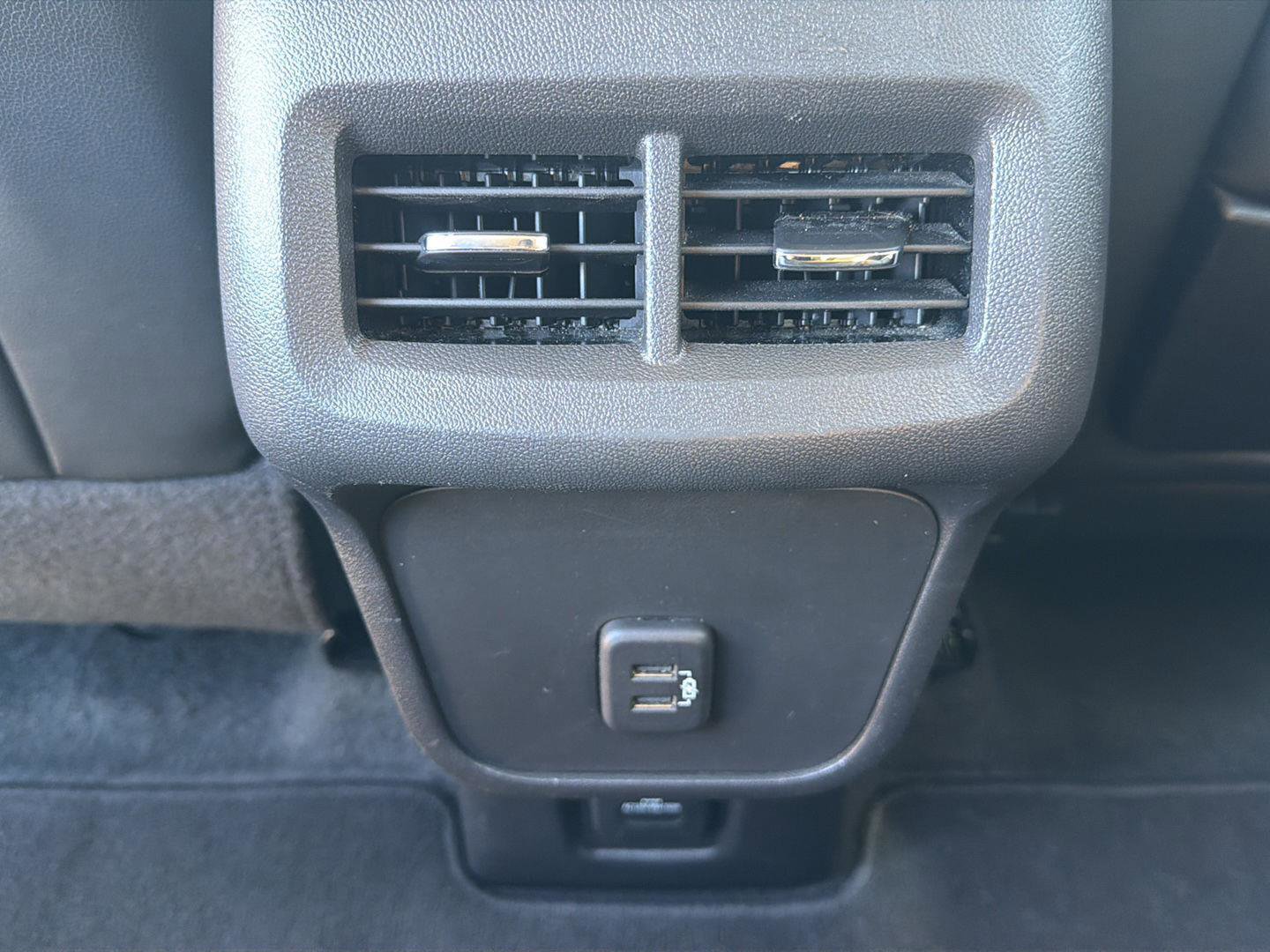 Used 2024 GMC Terrain SLT AWD/4WD image 29