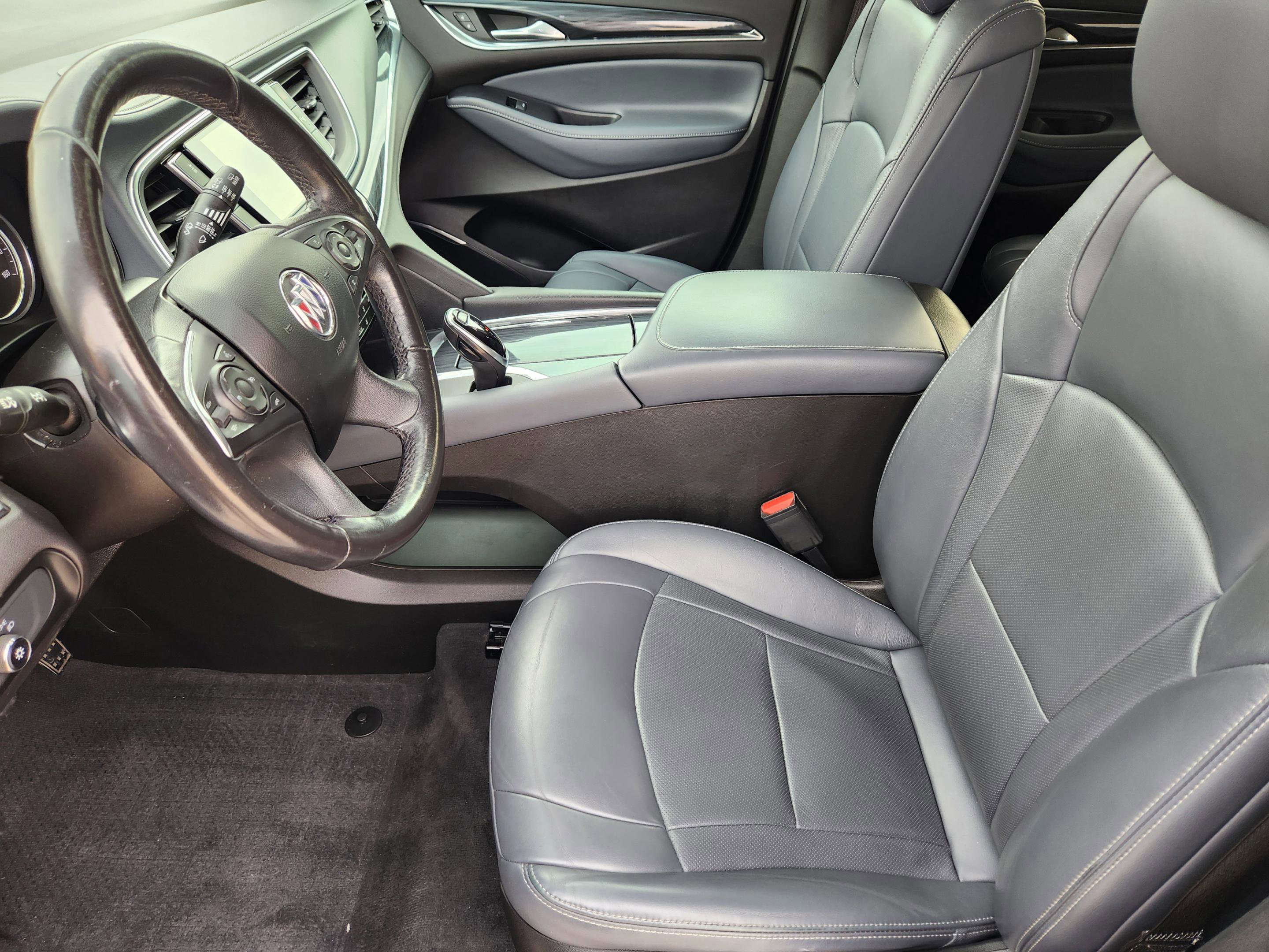 Used 2021 Buick Enclave Essence image 13