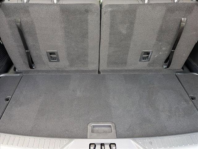Used 2024 Ford Explorer XLT RWD image 6