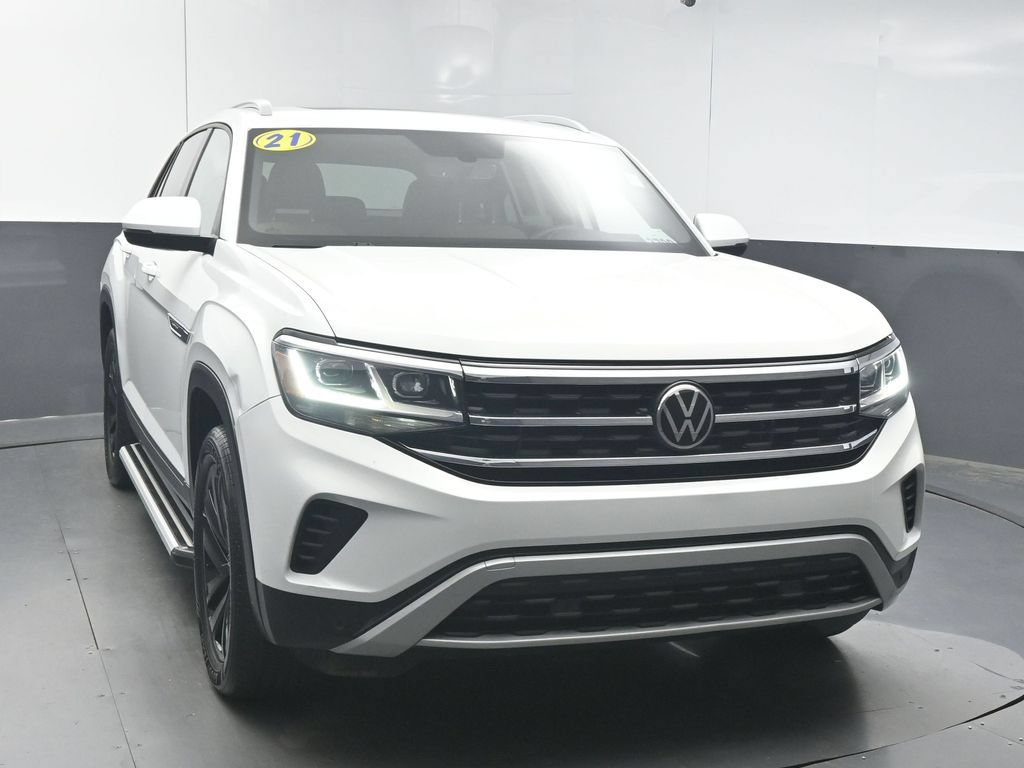 Used 2021 Volkswagen Atlas Cross Sport SE FWD image 2