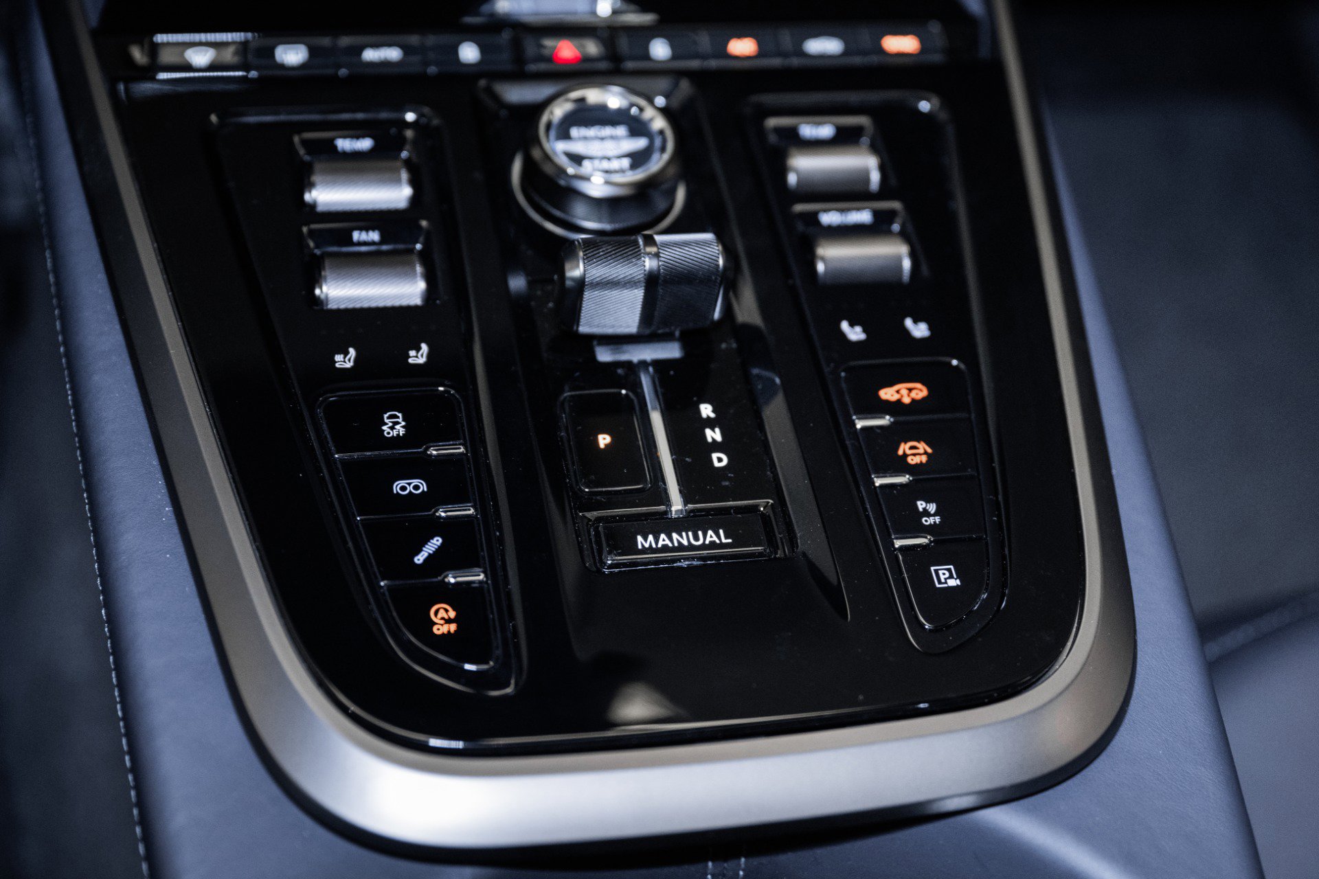 Used 2025 Aston Martin DBX 707 image 36