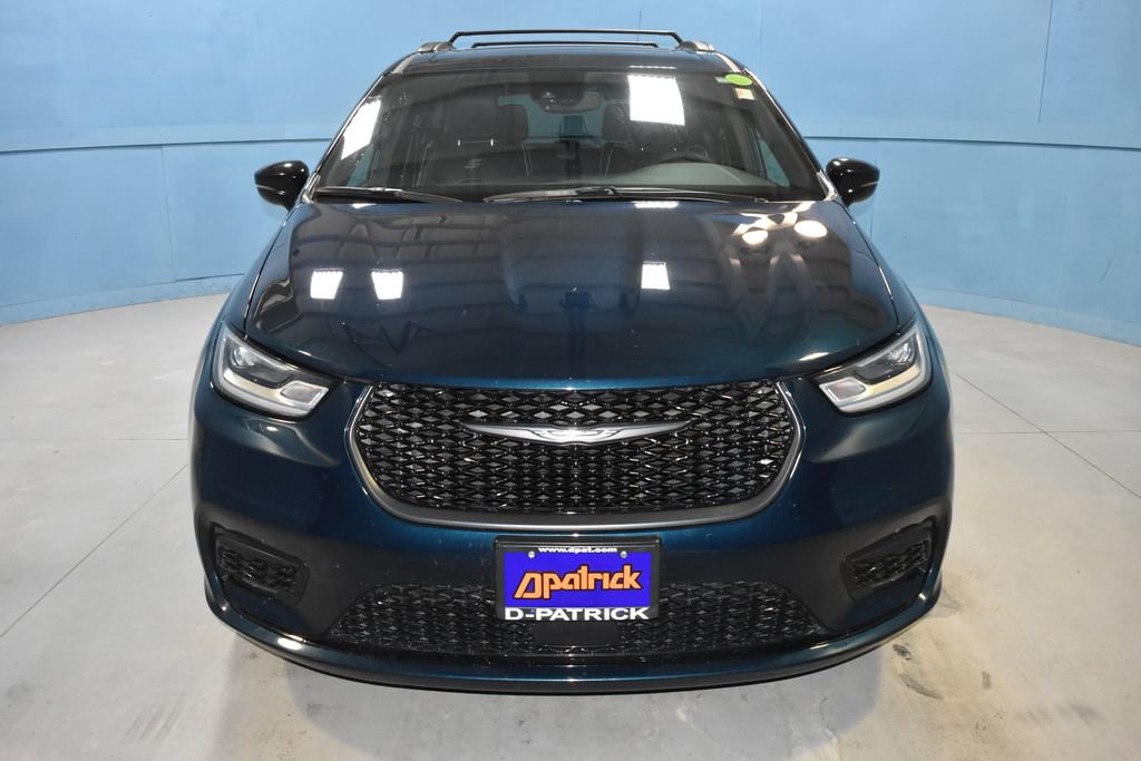 Used 2025 Chrysler Pacifica Limited image 25