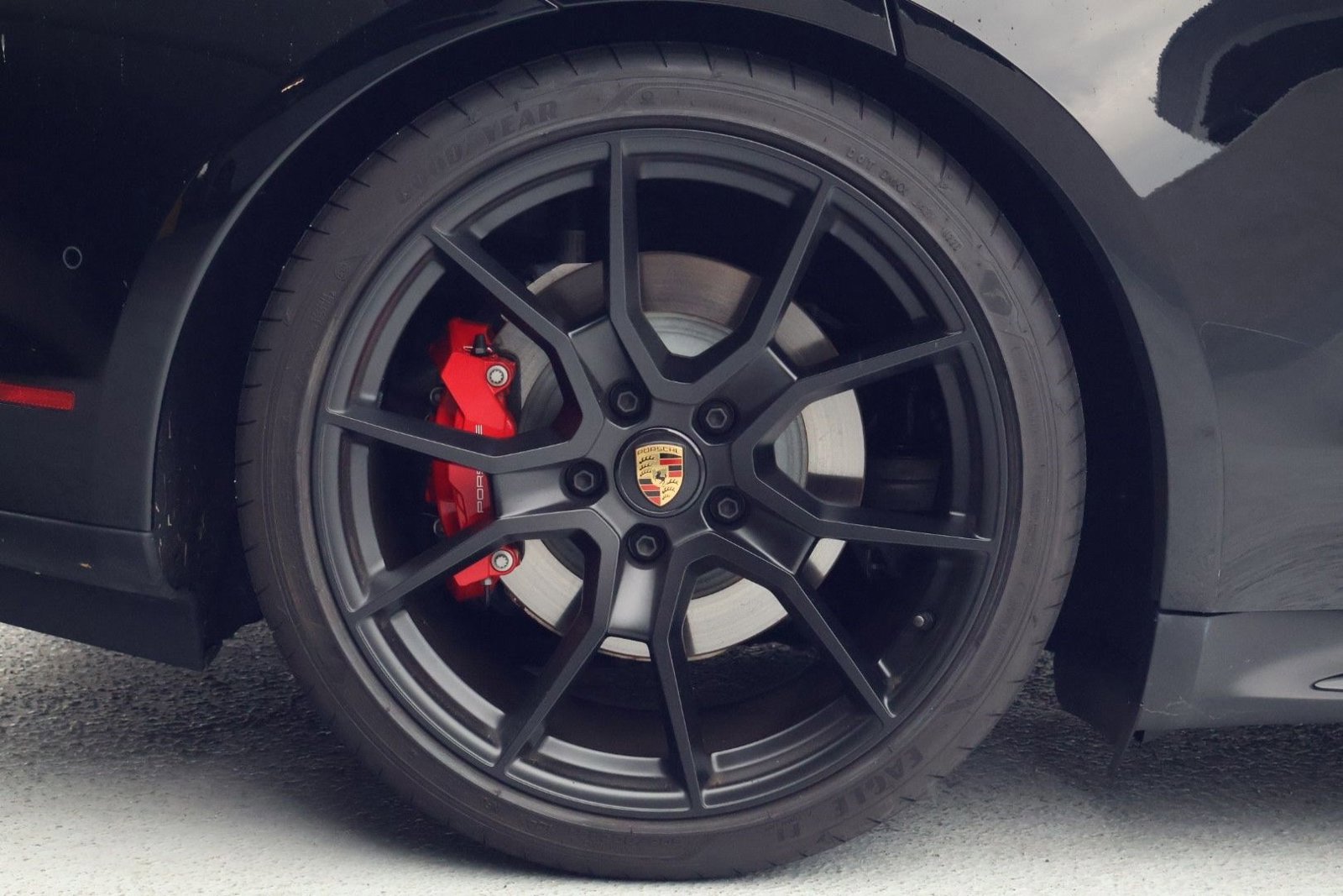 Certified 2024 Porsche Taycan GTS image 26