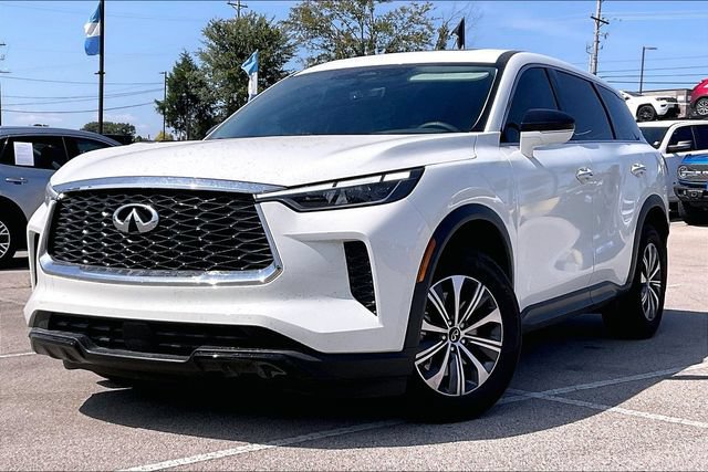 Used 2023 INFINITI QX60 Pure FWD image 3