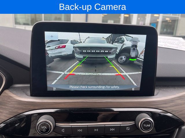 Used 2020 Ford Escape Titanium w/ Titanium Premium Package 2.0 AWD/4WD image 18