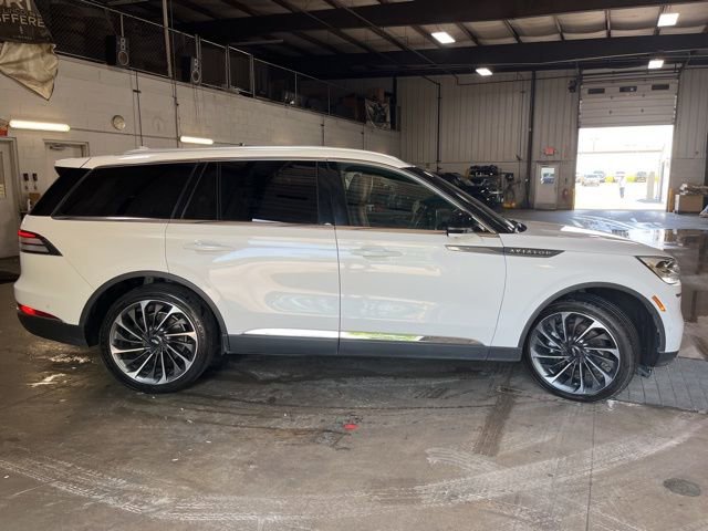 Used 2023 Lincoln Aviator Reserve w/ Equipment Group 201A AWD/4WD image 7