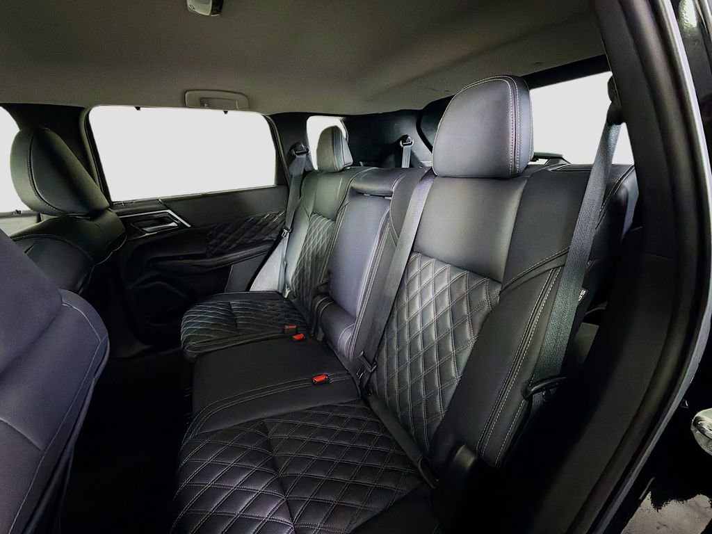 Used 2024 Mitsubishi Outlander SEL image 24