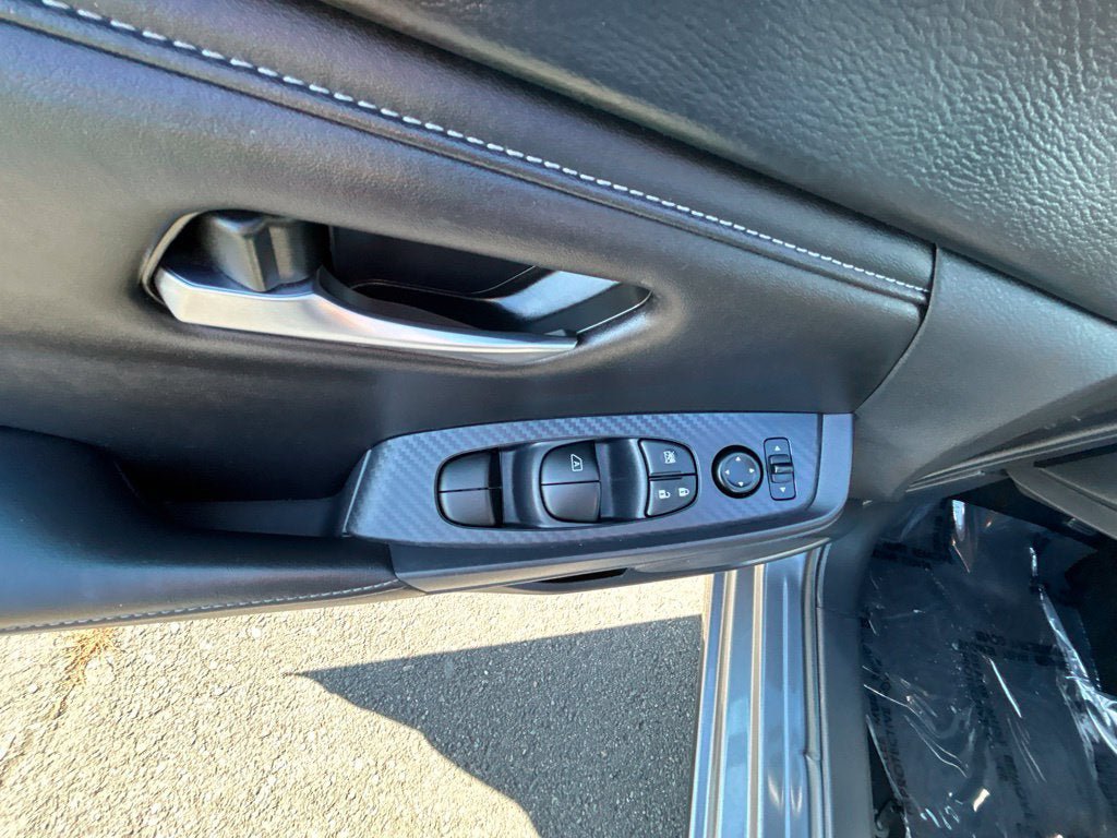 Used 2024 Nissan Sentra SV FWD image 16