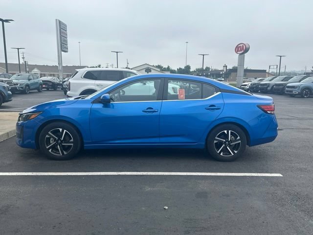 Used 2025 Nissan Sentra SV FWD image 2