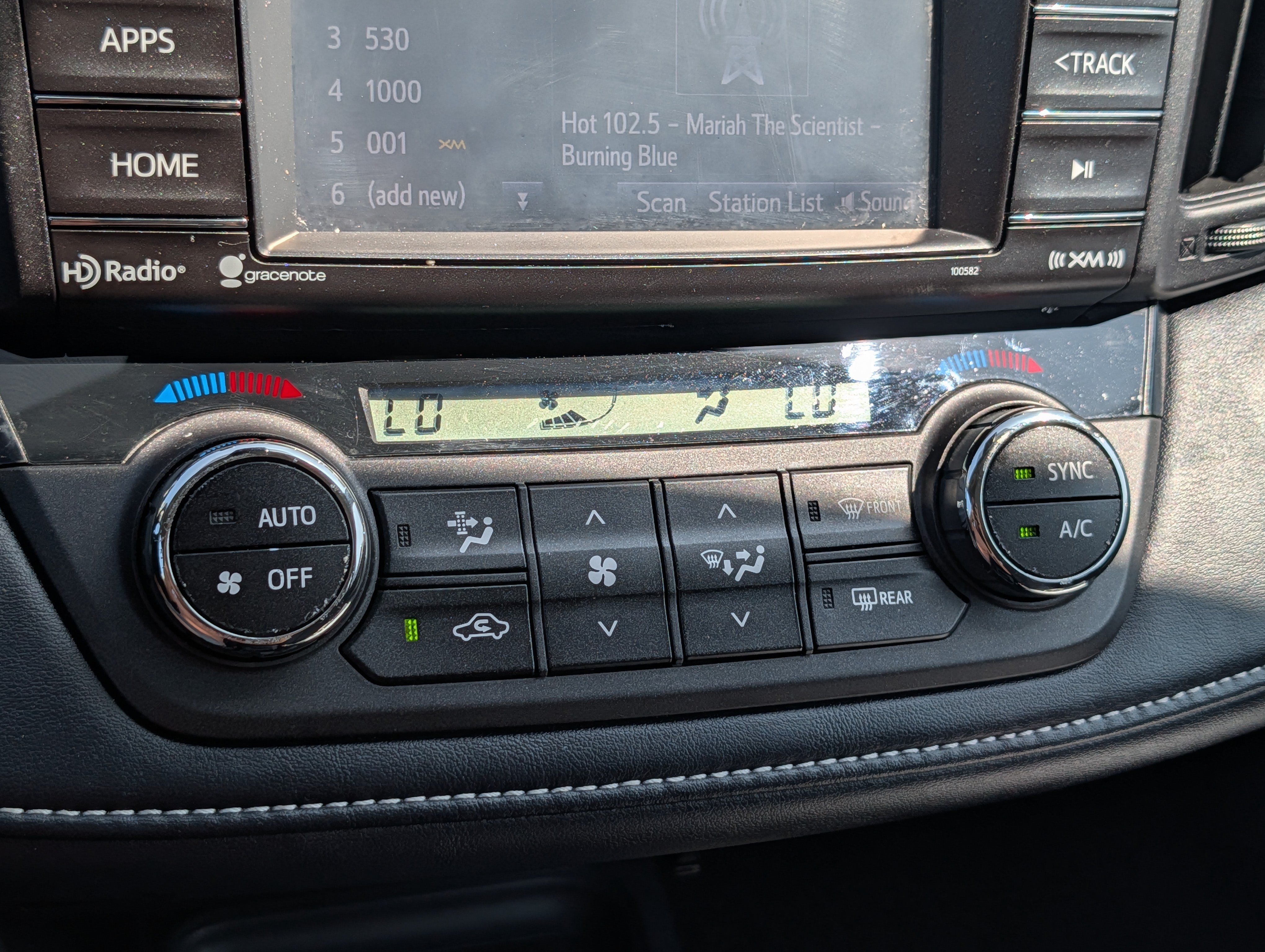 Used 2018 Toyota RAV4 XLE w/ Plus Extra Value Package AWD/4WD image 23