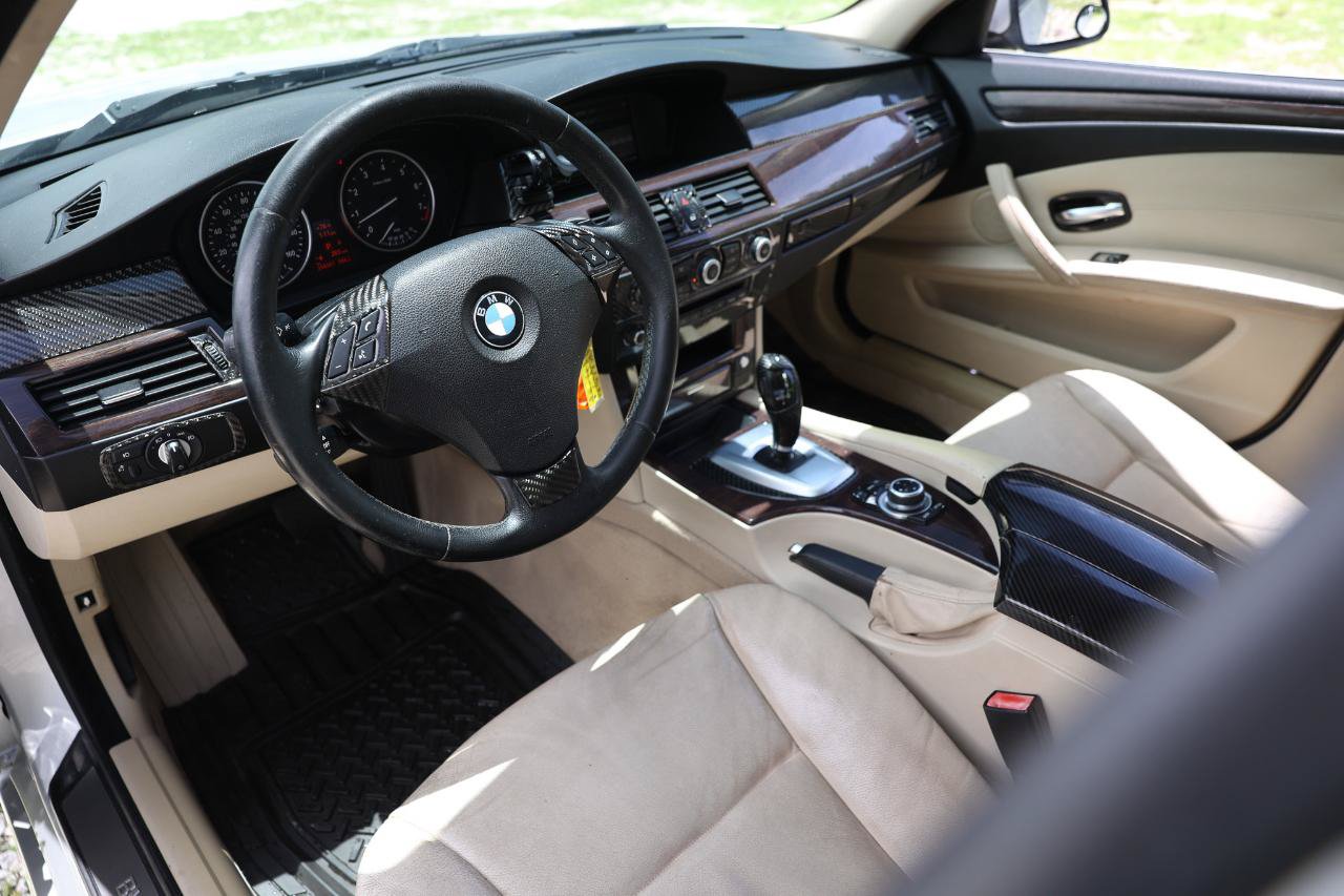 Used 2010 BMW 528i Sedan RWD image 4