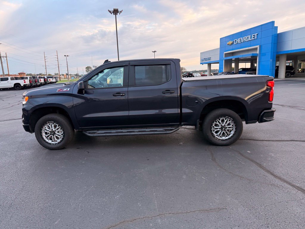 Used 2022 Chevrolet Silverado 1500 LT Trail Boss w/ Convenience Package II AWD/4WD image 2