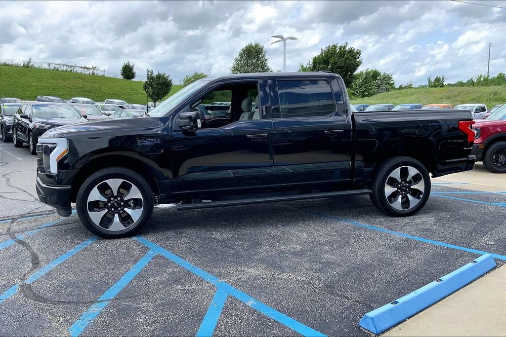 Used 2025 Ford F150 Lightning Platinum AWD/4WD image 12