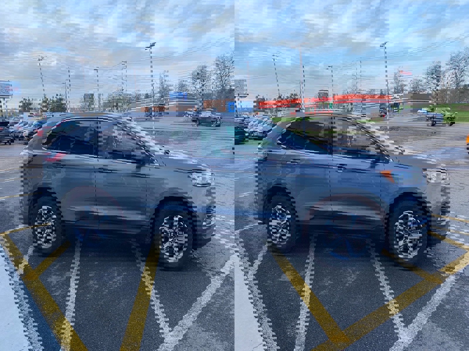 Used 2024 Ford Edge SEL w/ Convenience Package image 6