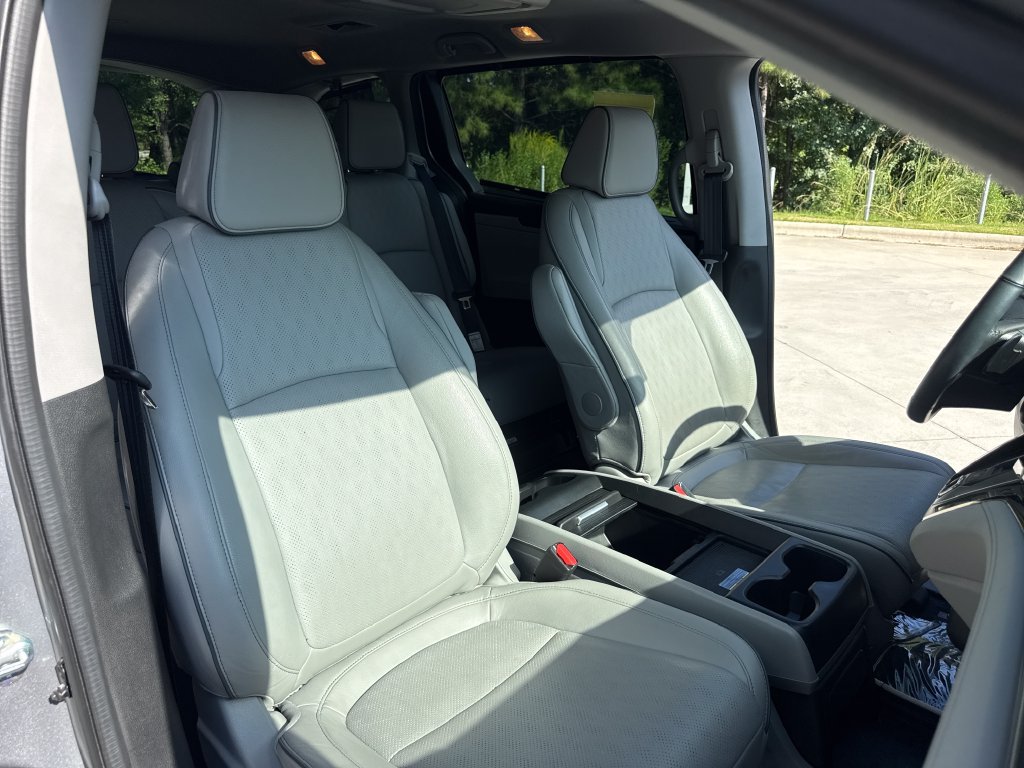 Used 2022 Honda Odyssey Elite image 35
