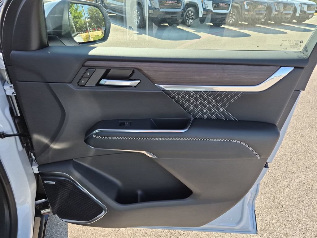New 2027 GMC Acadia Denali w/ LPO, Floor Liner Package FWD image 37