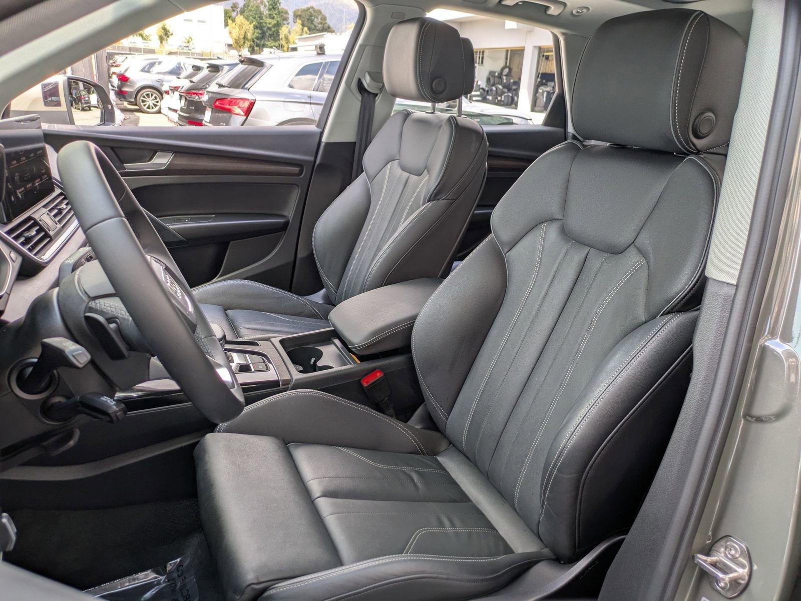 Used 2023 Audi Q5 e Premium w/ Convenience Package image 30