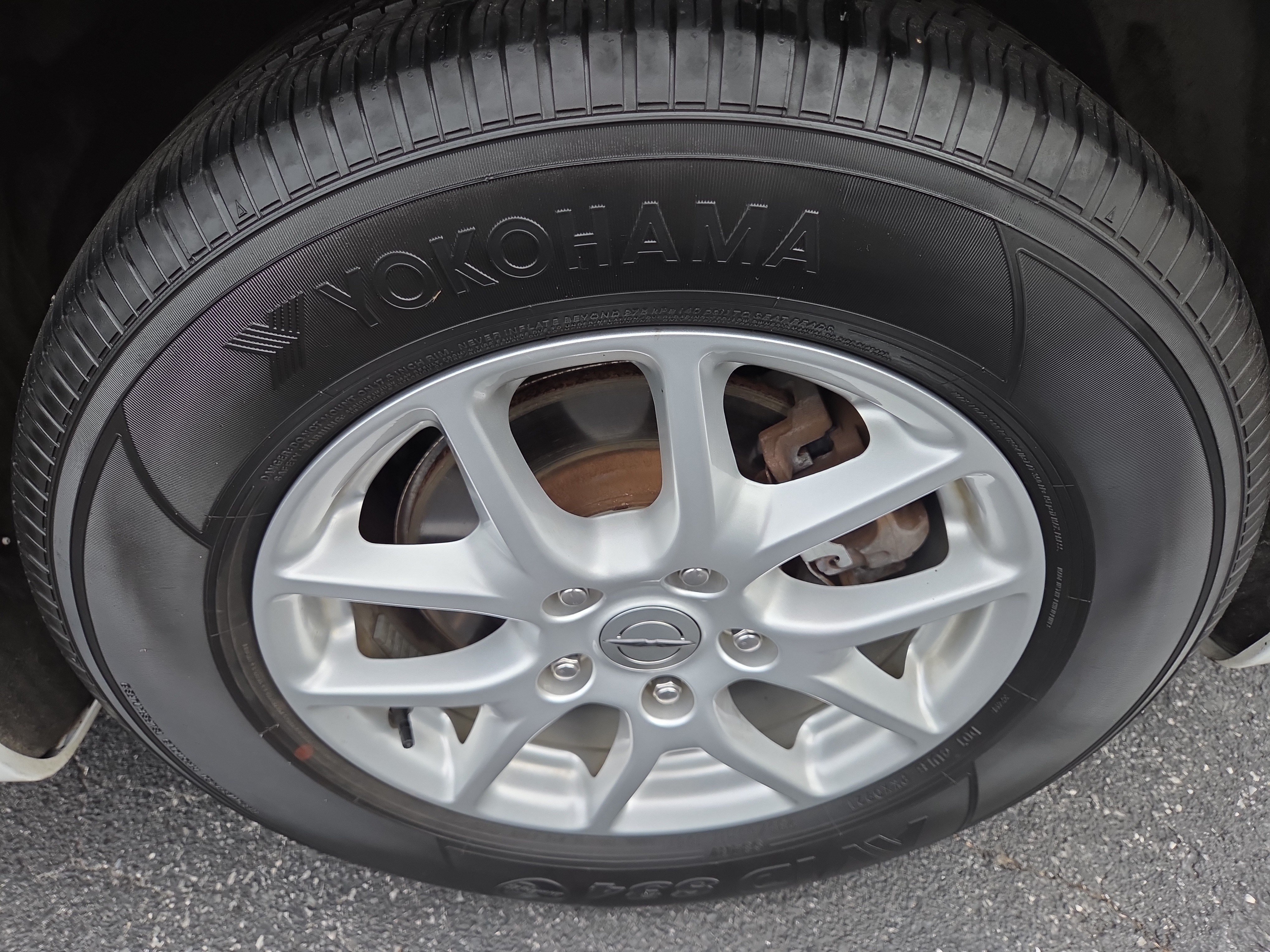 Certified 2022 Chrysler Voyager LX FWD image 12