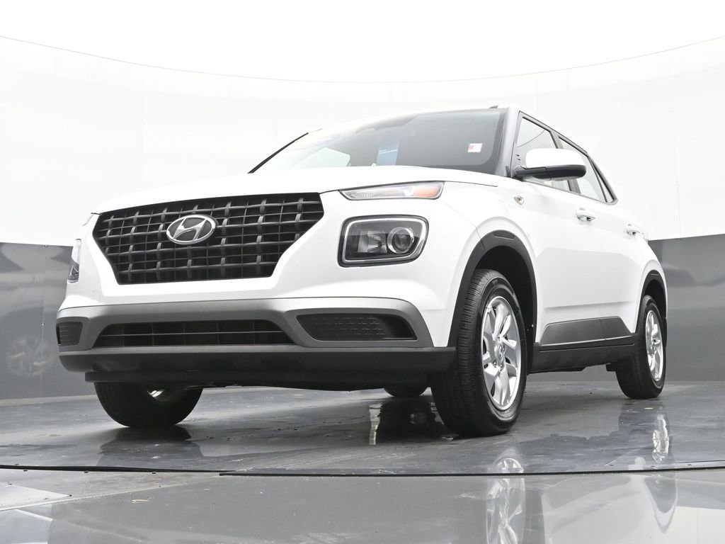 Certified 2025 Hyundai Venue SE image 38