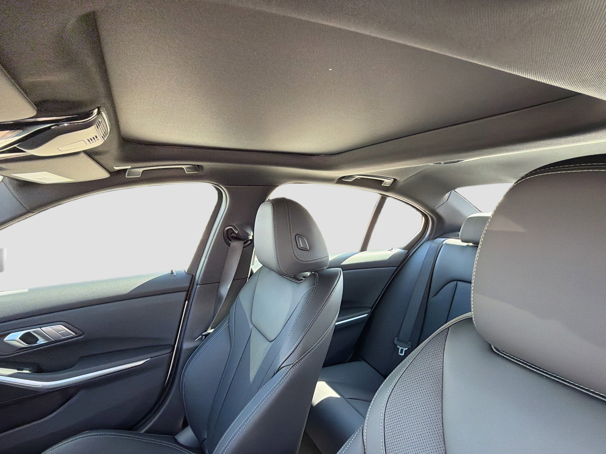 New 2026 BMW 330i xDrive Sedan w/ Premium Package image 27