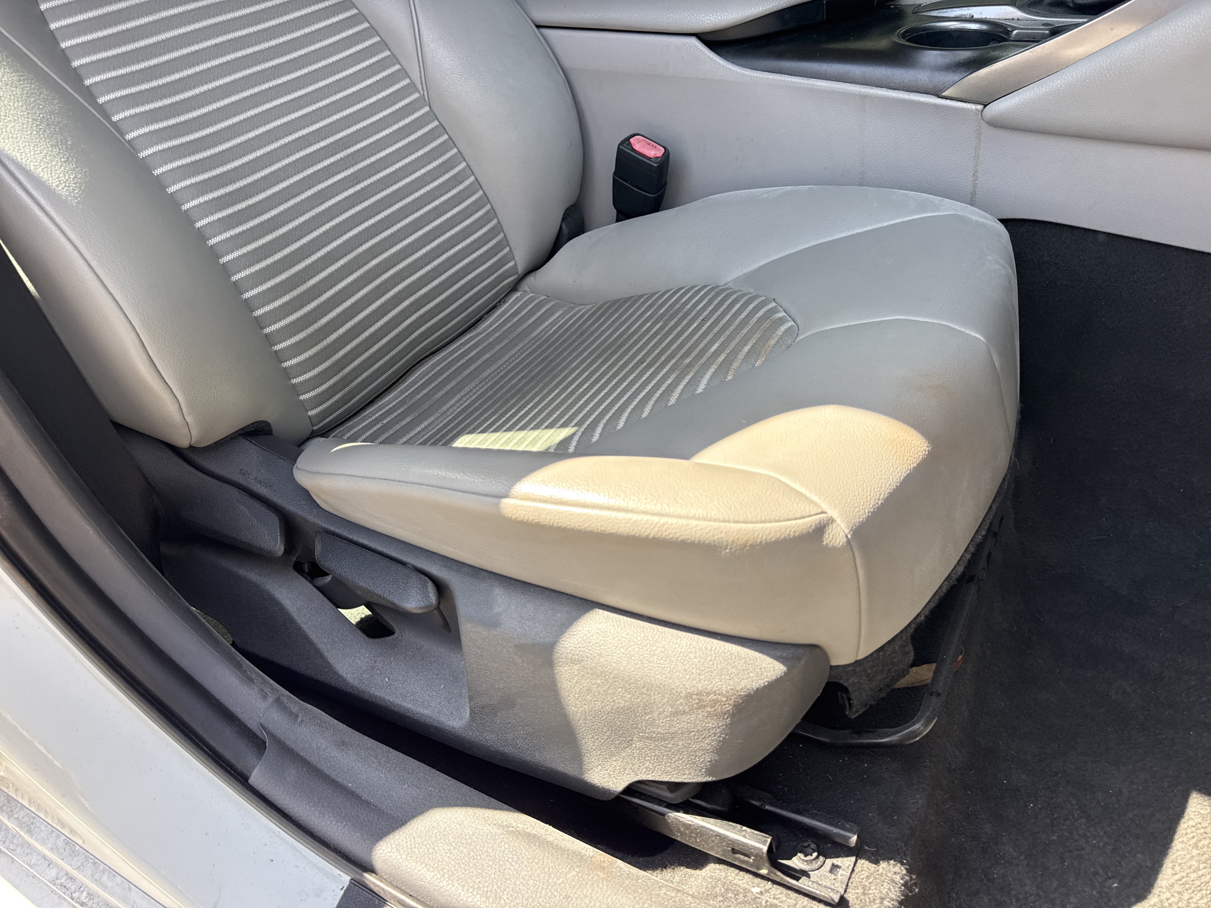 Used 2021 Toyota Camry SE FWD image 22