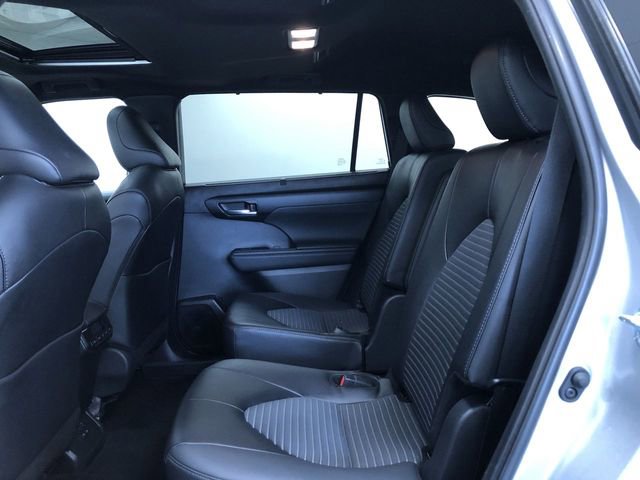 Certified 2025 Toyota Highlander XSE AWD/4WD image 19