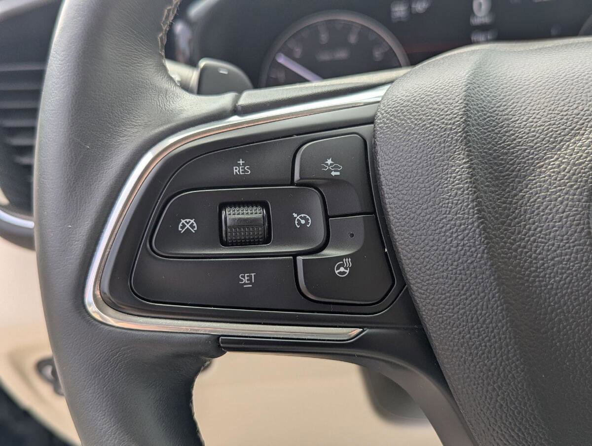 Used 2023 Buick Envision Essence AWD/4WD image 15