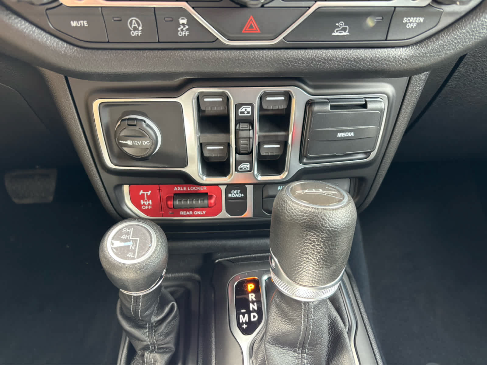 New 2026 Jeep Gladiator Sport AWD/4WD image 12