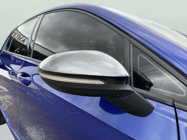 Used 2022 Volkswagen Golf R image 9