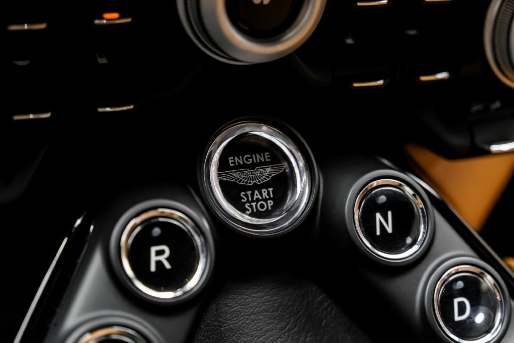 Used 2020 Aston Martin V8 Vantage Coupe RWD image 22