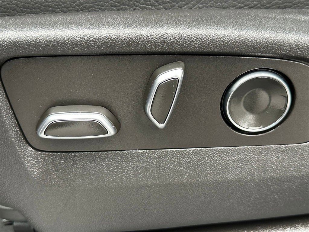 Used 2024 GMC Yukon XL Denali w/ Denali Reserve Package image 57