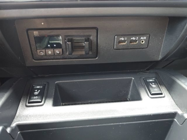 Used 2019 Nissan Titan SV w/ SV Convenience Package AWD/4WD image 22